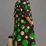 Naomi | Vestido midi cuidado e elegante