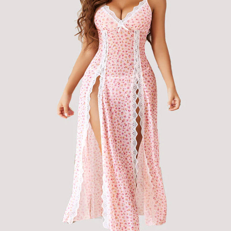Conjunto de Camisa de Noite em Renda e Tule com Aberturas Laterais e Tanga