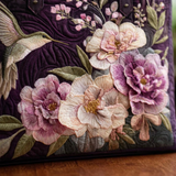 Mala artesanal com beija-flores e orquídeas – Elegante e prática
